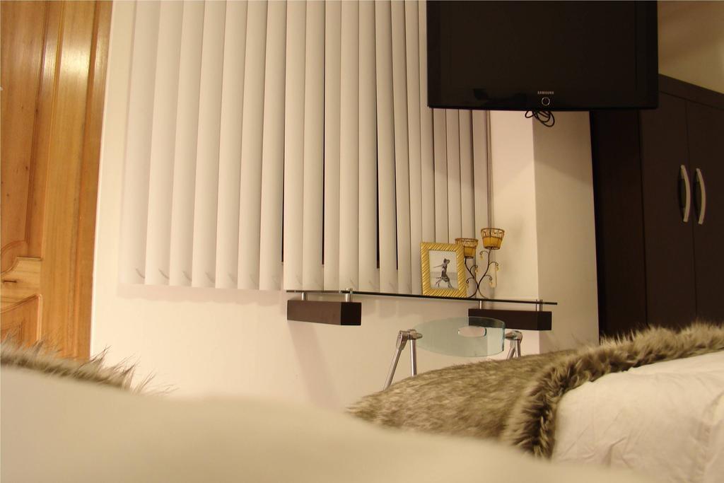 Hostal Media Luna Трухильо Экстерьер фото